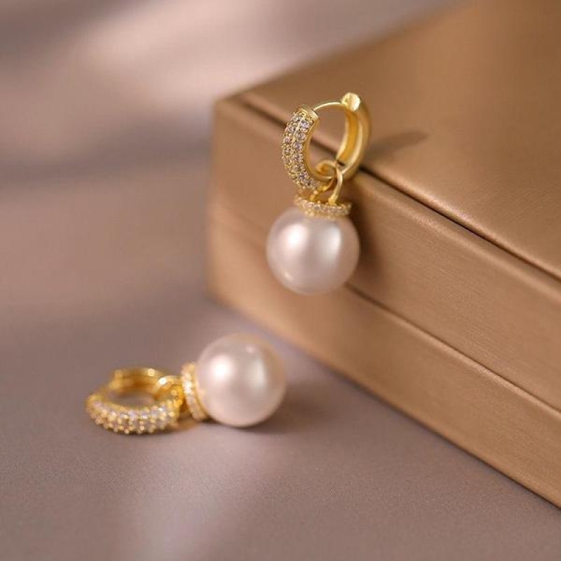 High-grade French style pearl earrings (imported)