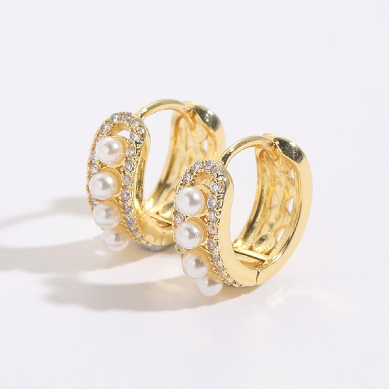Fashionable Zircon pearl earrings