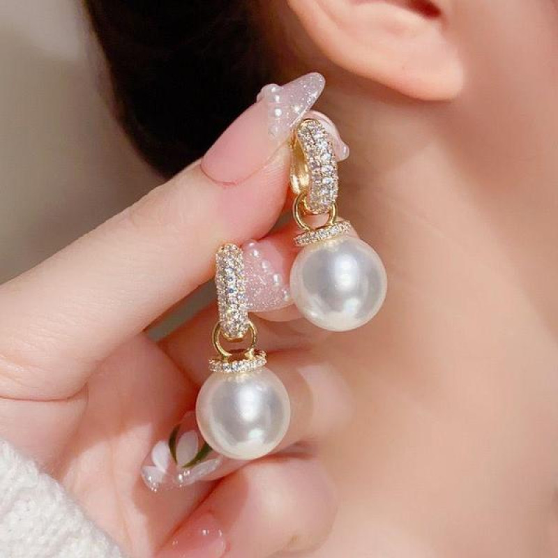 High-grade French style pearl earrings (imported)